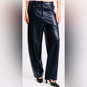 Italian Women Black Vegan Leather Barrel Trousers NWT MSRP $203